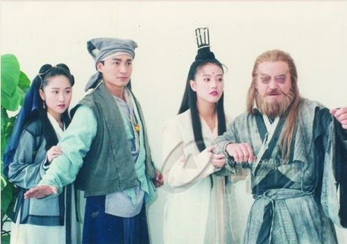 同样被困在绝境,为何张翠山夫妇跟谢逊可以和