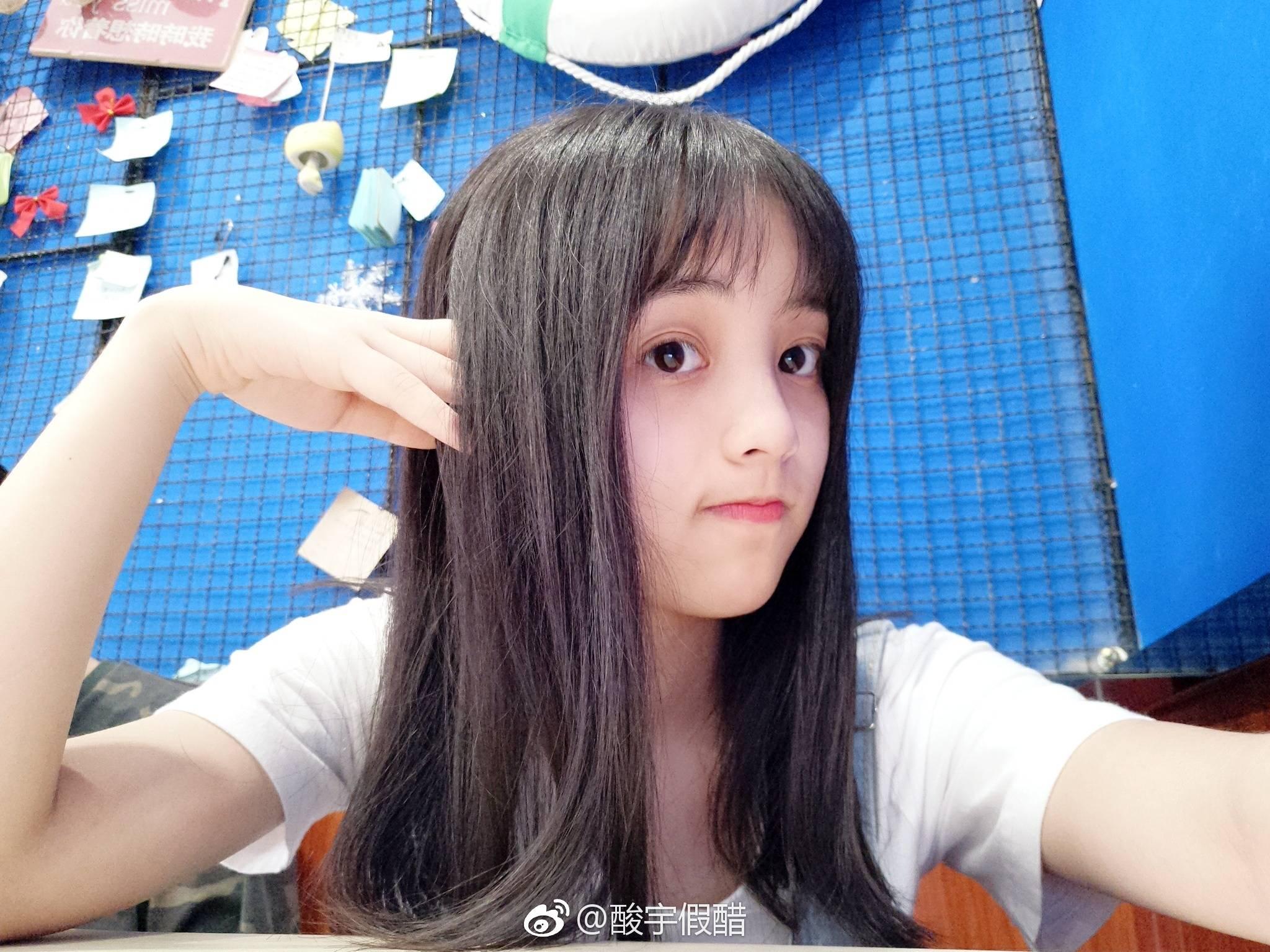 有哪些可爱女生的素颜照?