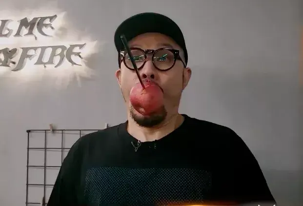 其实,早在2001年,《mc hotdog》,《犬》,《哈狗帮》和《九局下半