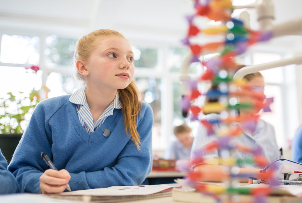 英国私校推荐贝明顿女子中学