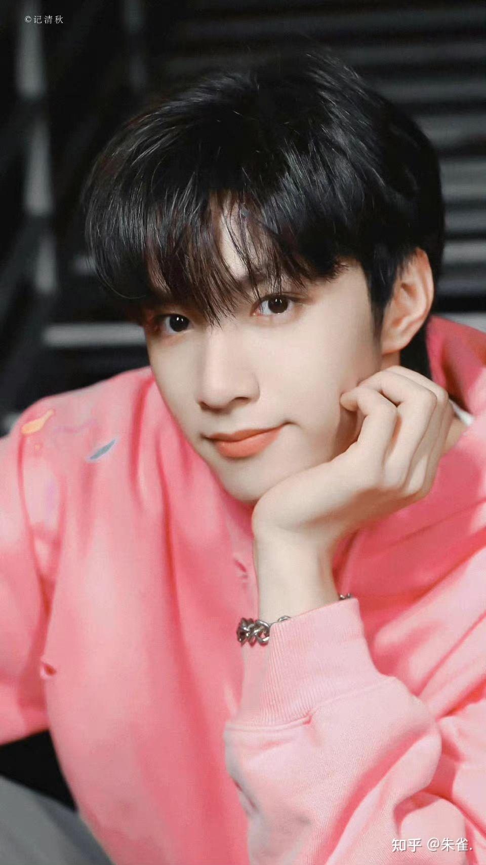 求刘耀文的绝美图? - 知乎