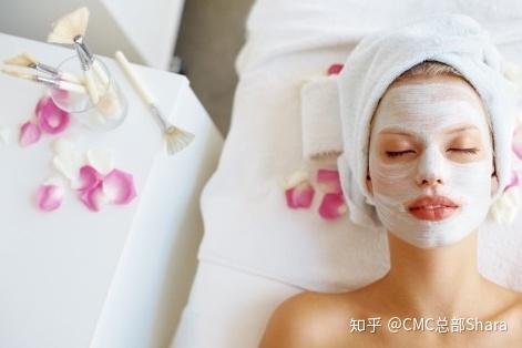 用过雪花焕肤的女生都知道,雪花焕肤能短时间让我们的皮肤变白,变水润
