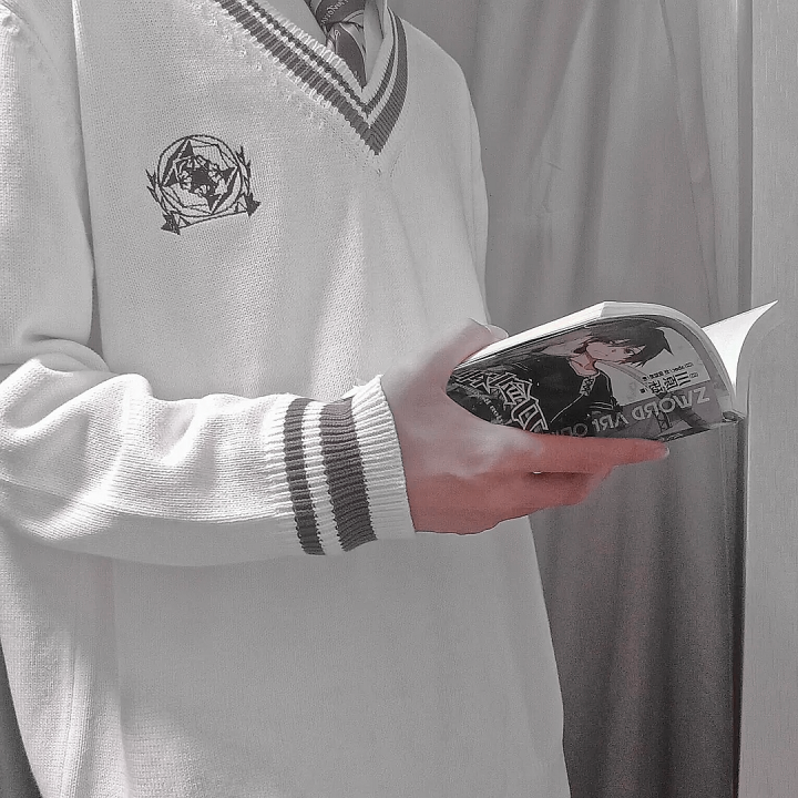 小众衬衫部位男生头像 | 极简主义