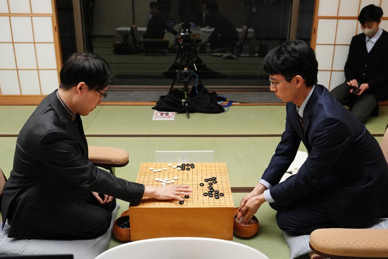 围棋比赛的细腻文化之味日本棋圣战第一局一力辽先胜井山裕太