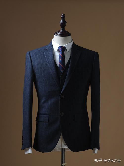 为什么只要我穿西装打领带就不太敢在路上走怎么才能自然点