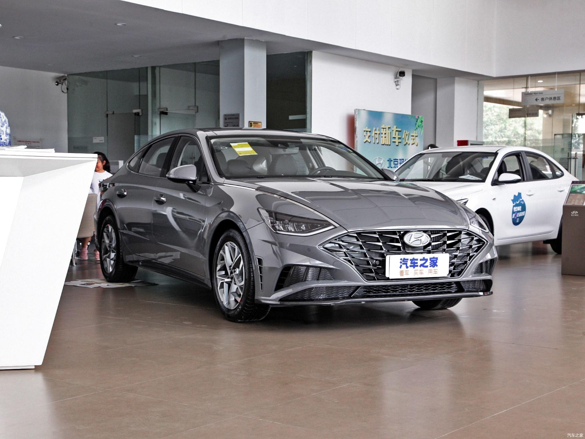 最美中型车全新北京现代索纳塔南宁地区售价16182058万元