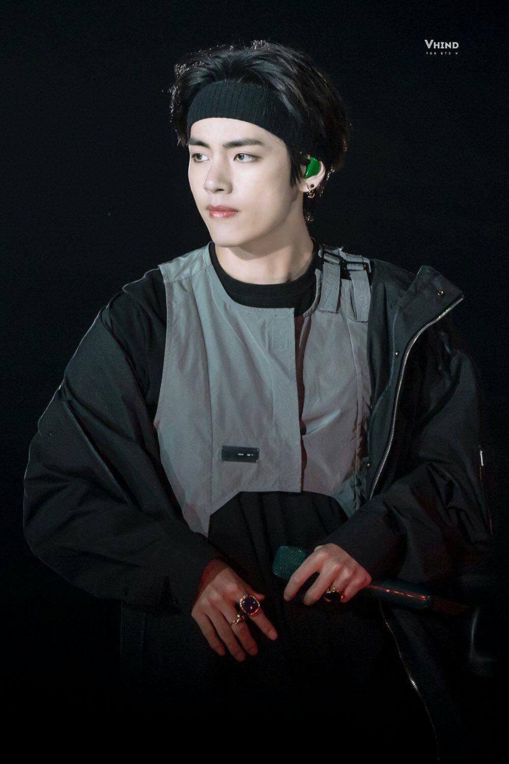 超级喜欢黑发金泰亨大家可以分享一些没有水印的图片吗收藏