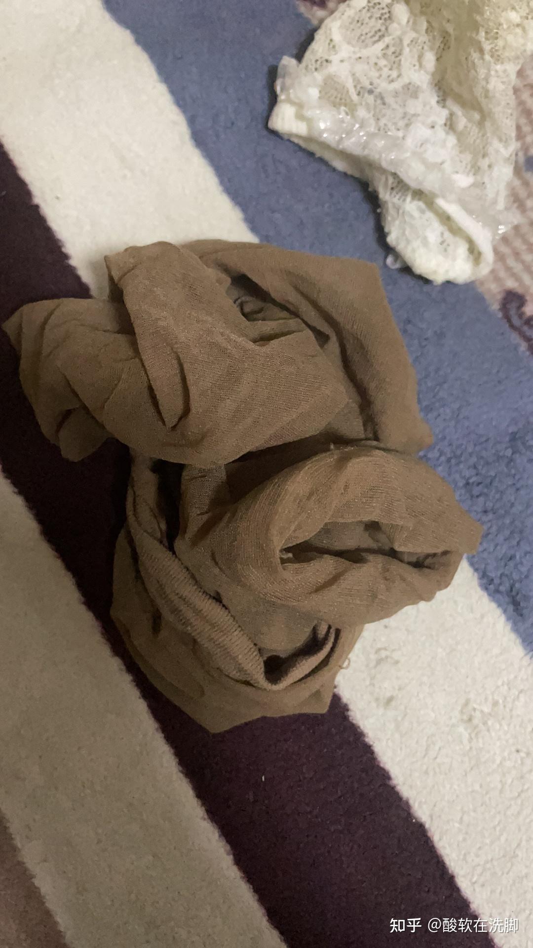 我想问一下女生的丝袜穿过后如何处理