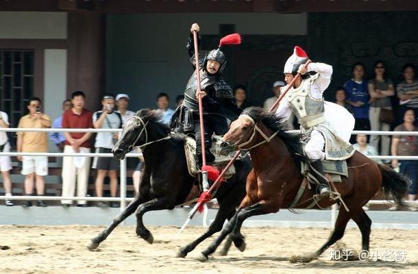 三國名將呂布,呂布字奉先,五原郡九原縣人,漢末群雄之一,歷史上勇武