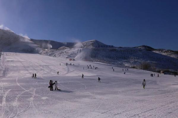 滑在将军山 配套完善 距离城市这么近的高山滑雪场你还没去 知乎