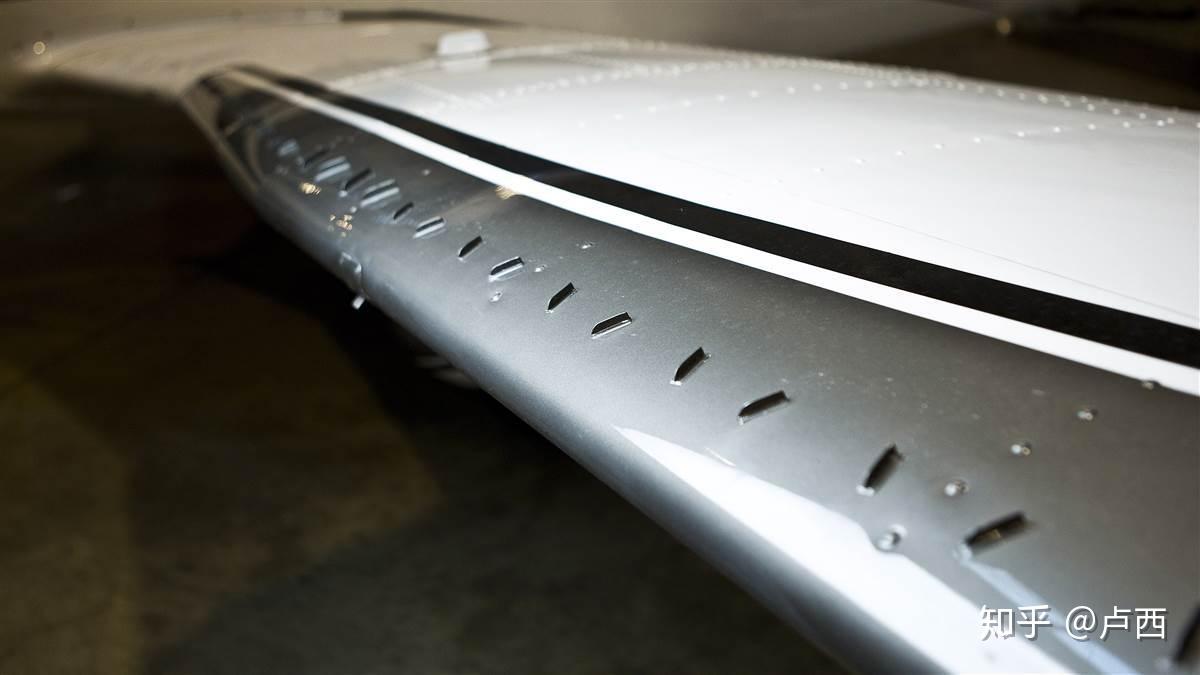 有的客机发动机上有一个小导流片,它的作用是什么?