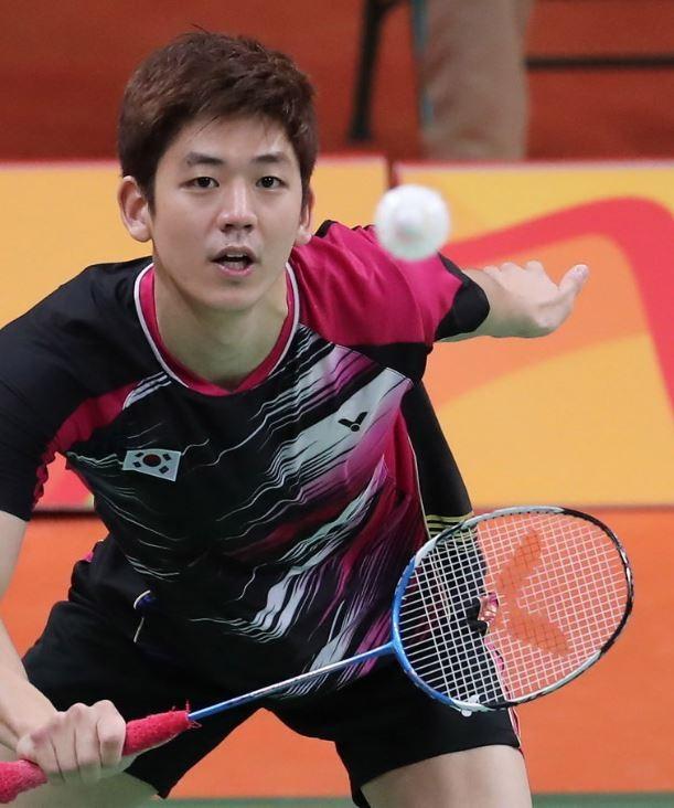 如何评价韩国羽毛球运动员李龙大?