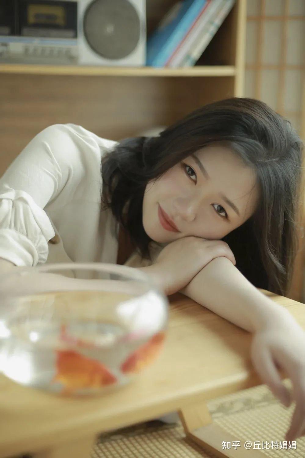 像猫咪一样的小姐姐～ - 知乎