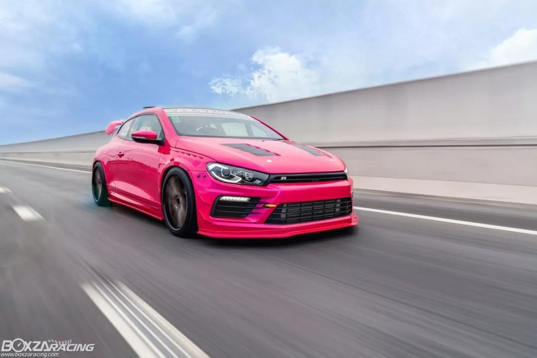 骚气与性能齐飞,粉色系改装大众尚酷