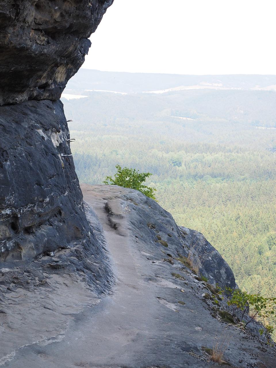 门缝左右太大怎么补救