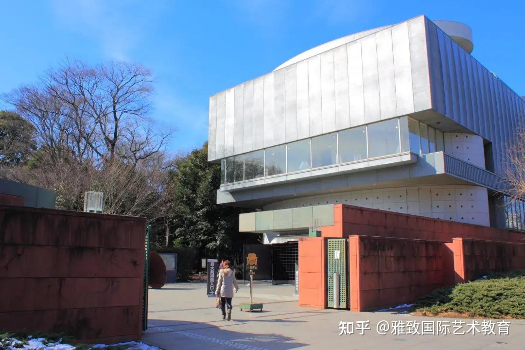 它成立于1887年,名为东京美术学院和东京音乐学校,后来于1949年合并为