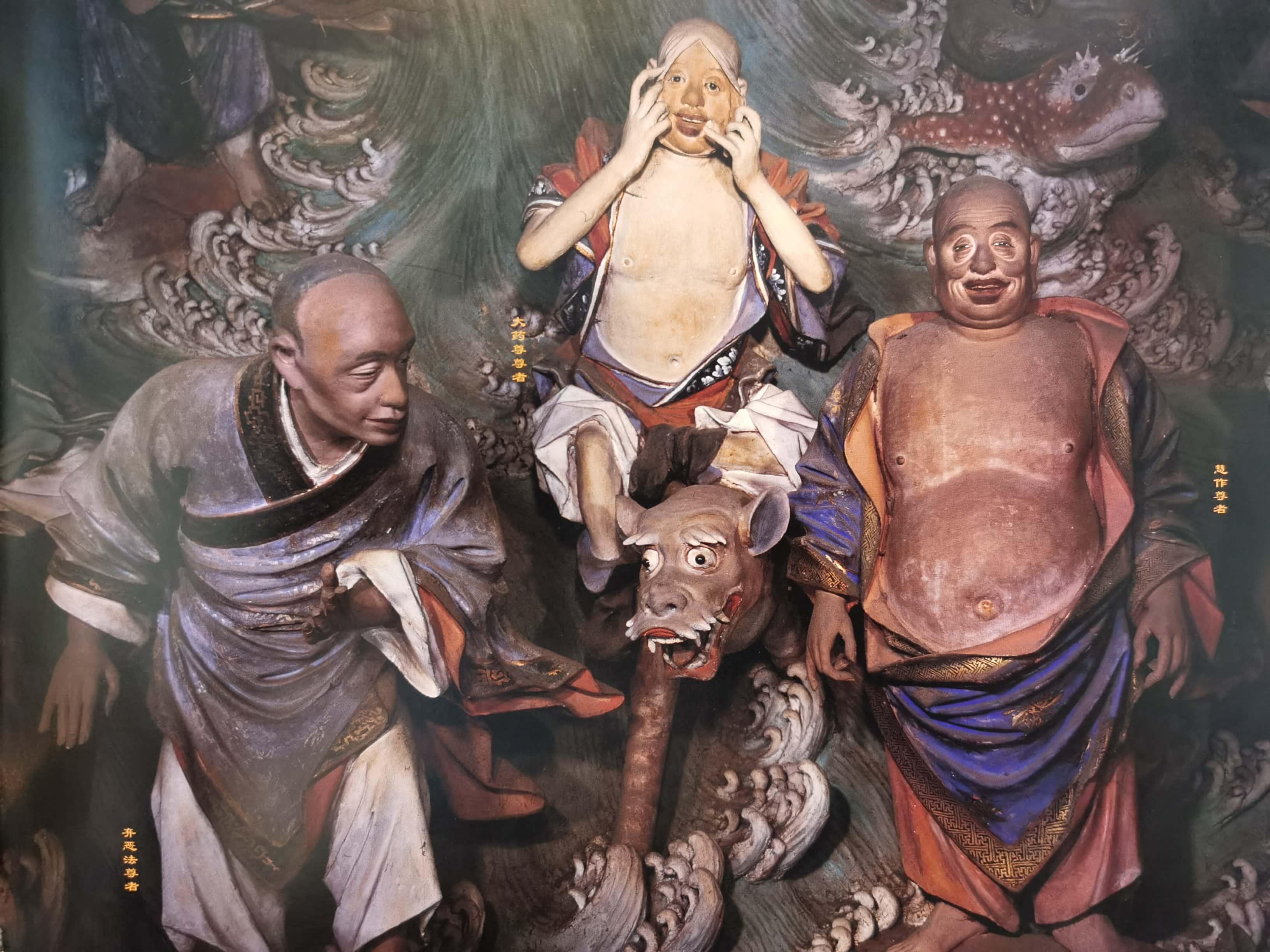 昆明筇竹寺五百罗汉被誉为东方雕塑艺术宝库中一颗璀璨的明珠其艺术