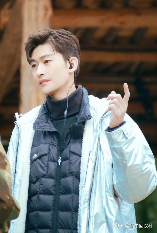 小涩涩!男明星的"x张力"和"x缩力".有人魅惑有人被退货.