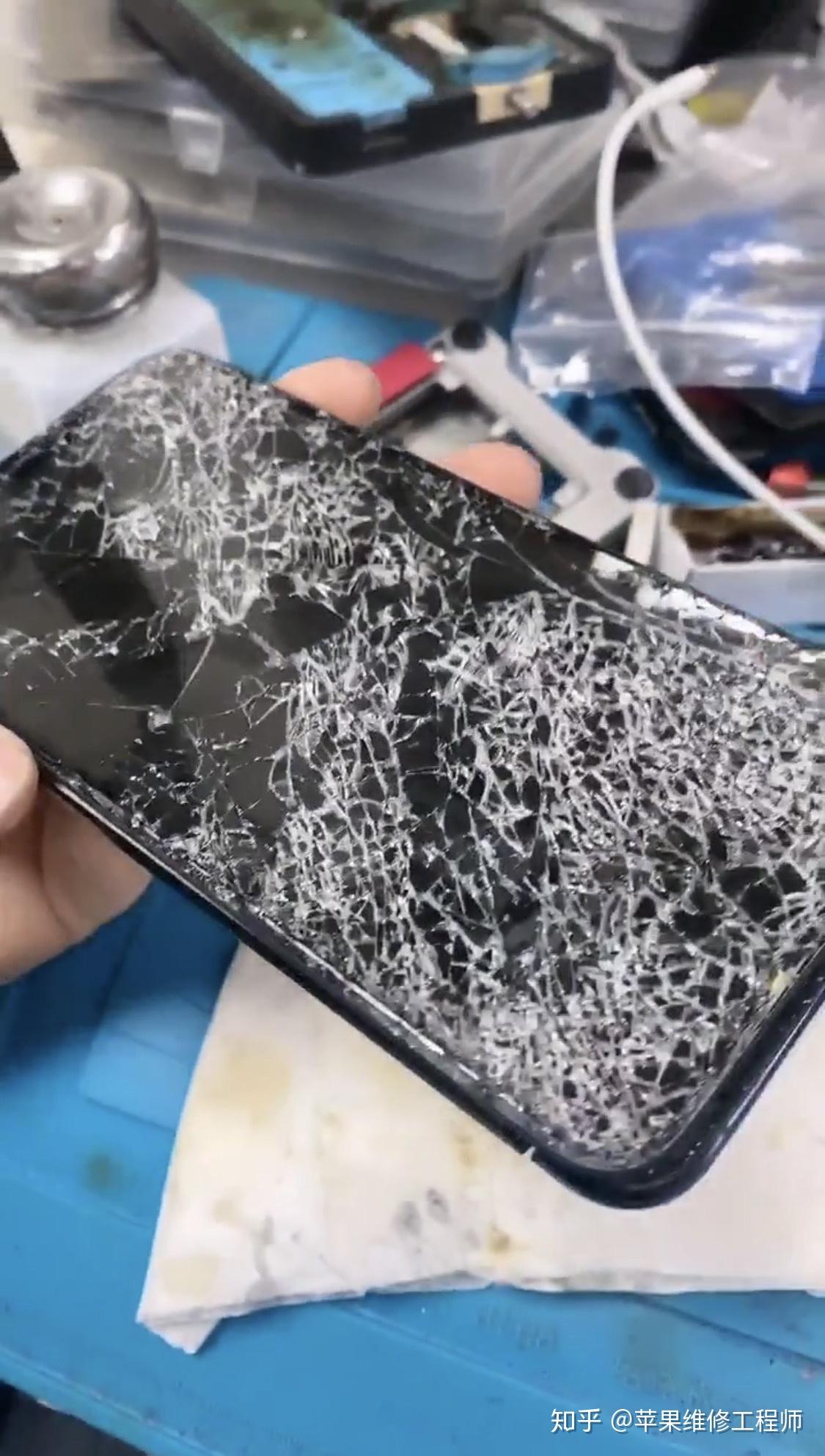 早上刚接到的,有故事的机器……67苹果维修工程师