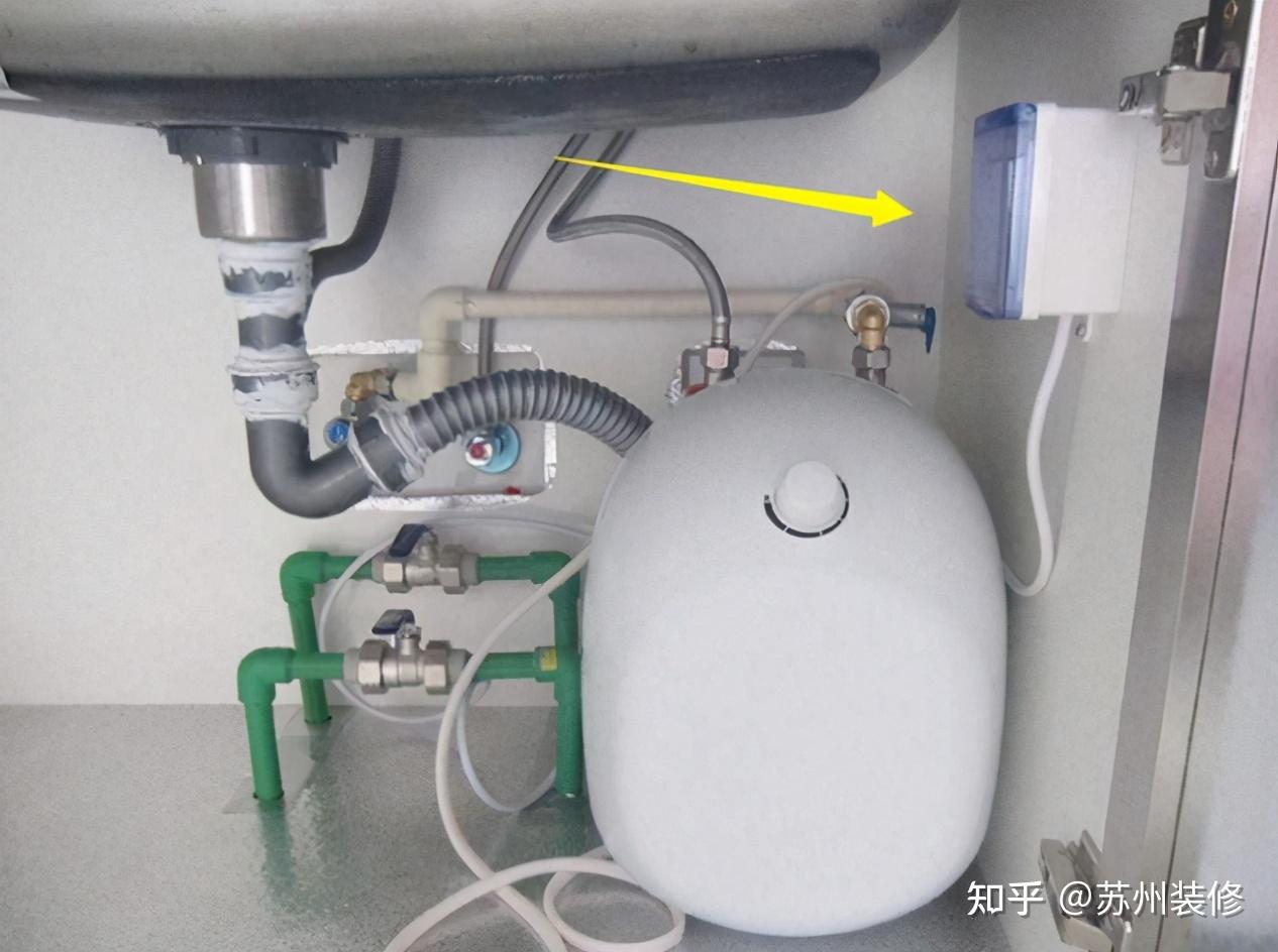 还有就是热水器都安装在浴室,厨房热水来得慢,可能还会安装小厨宝.