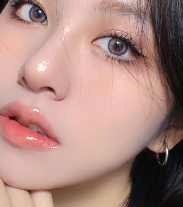 请问经常戴美瞳的美女们,一个月在美瞳上的花销是多少?