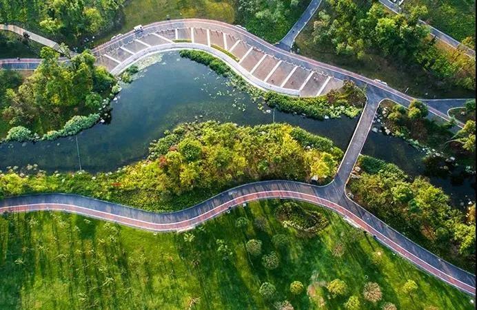秦皇湖/图源网络秦皇湖/图源网络说起这附近的楼盘,天府公园未来城,秦