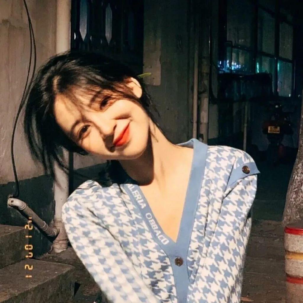 有没有很酷很拽的头像呀?(很酷很拽的图片女生)