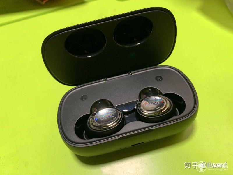 小身躯大智慧击音月神z3真无线蓝牙耳机