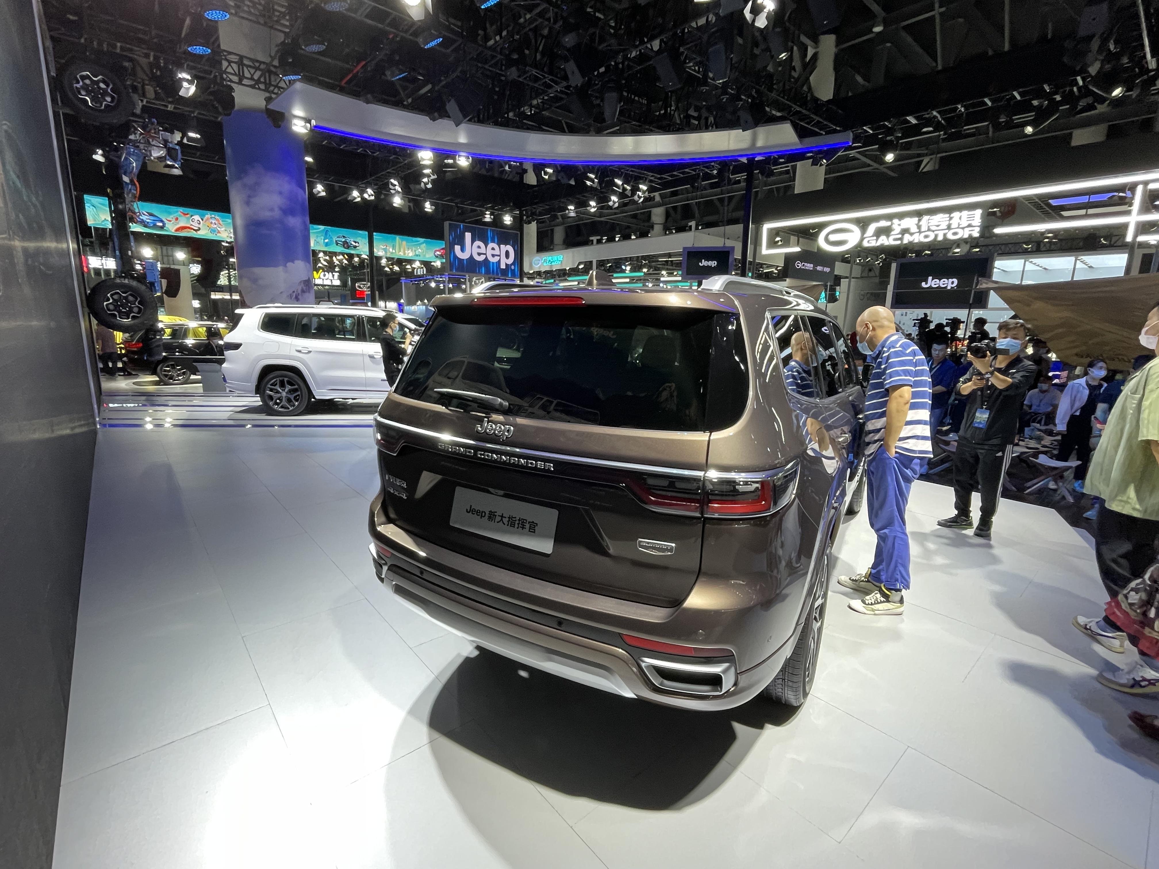 2021成都车展jeep新大指挥官售2398万元起
