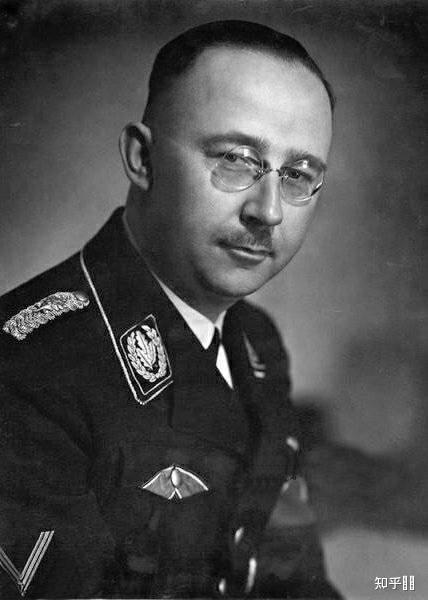 波斯语课墙上照片为何挂的是弗朗哥