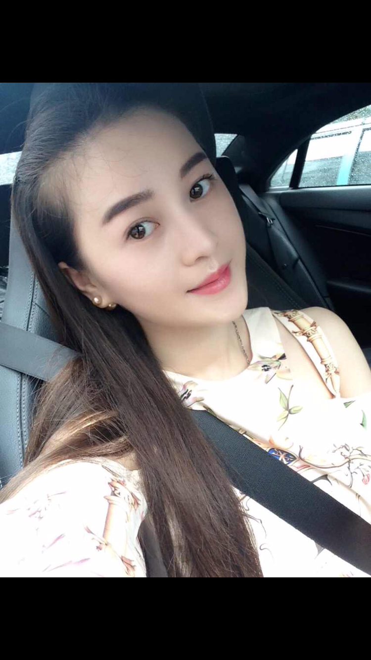 现实生活中,你见过的绝色美人(性别不限)是什么样的?