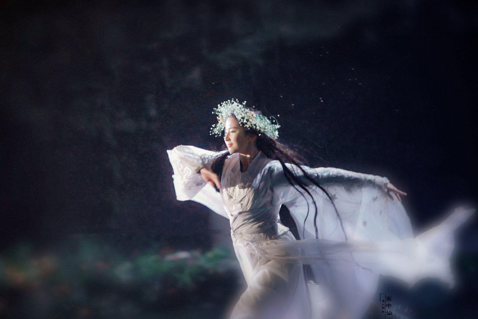 大家有没有胡歌版神话里玉漱的高清壁纸或是刘亦菲小龙女的壁纸?