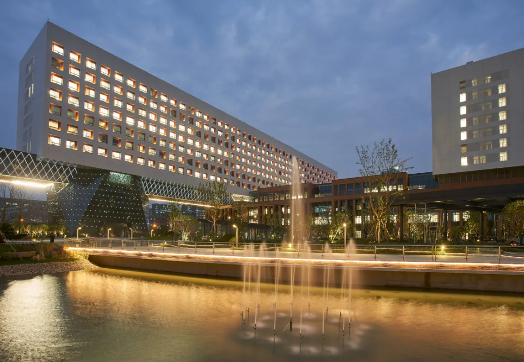 浙江大学医学院附属第一医院成立于1947年,是国内外领先的三级甲等