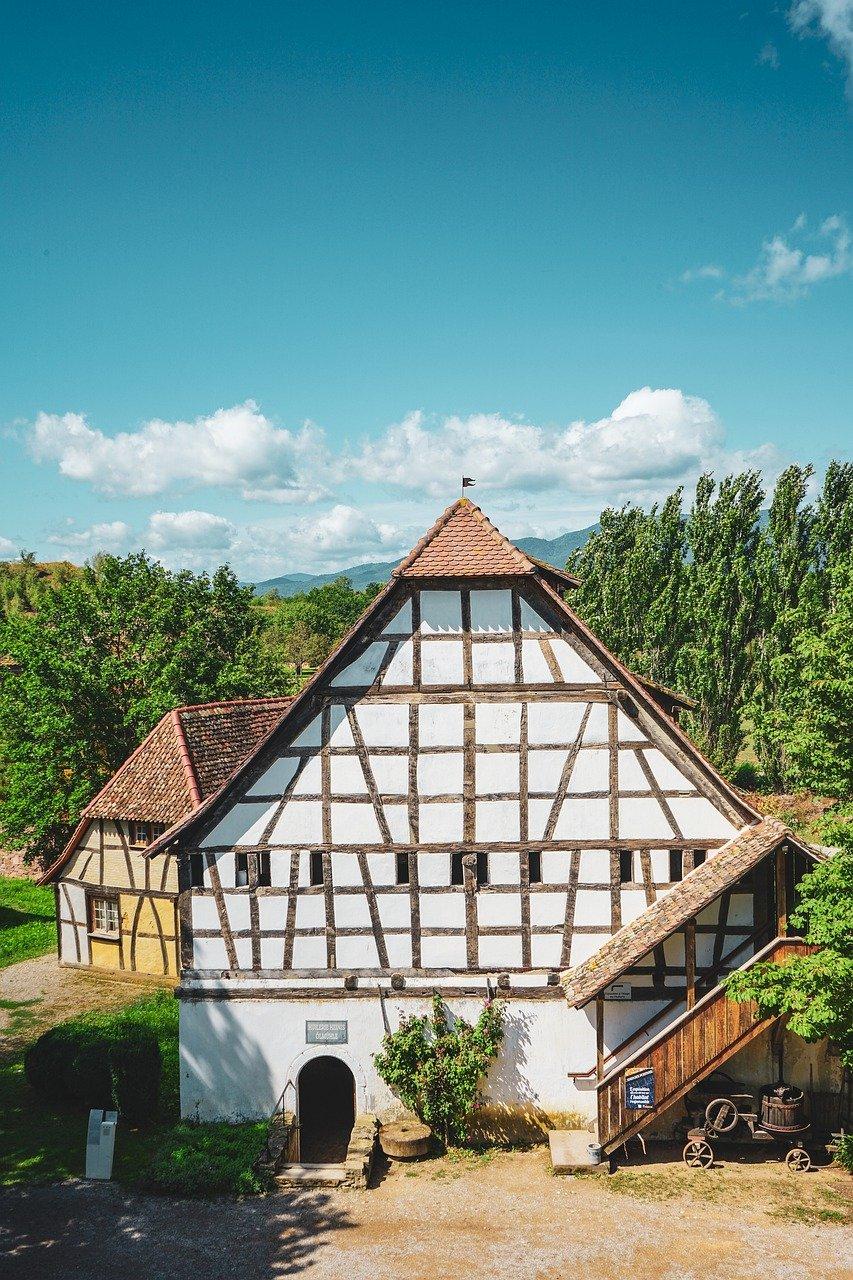 房间如何简单装饰