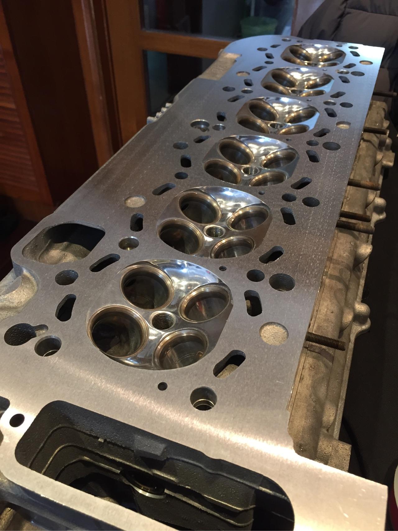 手工研磨会导致各个气缸的燃烧室大小不均吗?