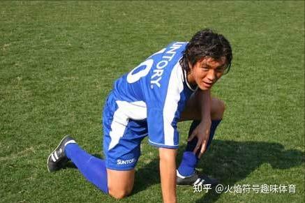 中场(右)——李明——身高181厘米,体重80公斤——中国贝克汉姆