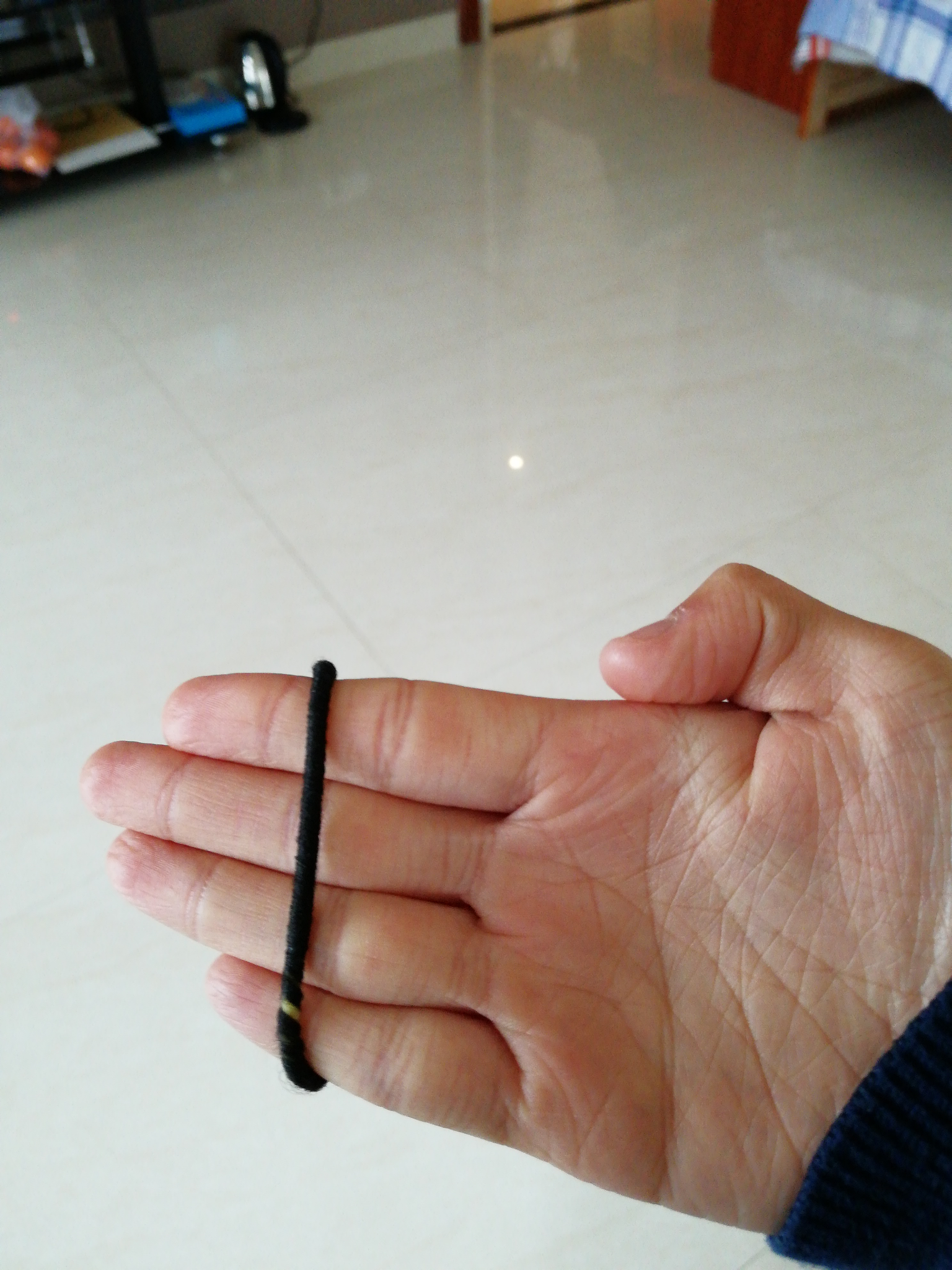 怎么收纳数据线 v2-2b0bdec0f9f53316eeeab189d7988363_r.jpg