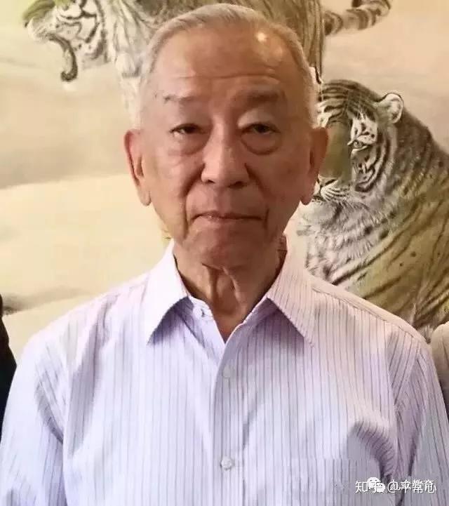 李文光,印尼第二代华人,1935年出生于印尼,祖籍福建莆田.