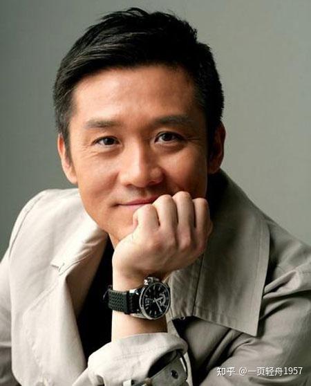 黄志忠与胡军在给学生上课,现场情绪失控怒斥年轻学员,你算老几