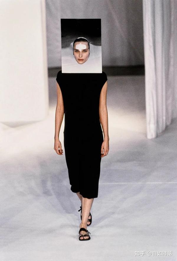 Hussein Chalayan | 20年前的未来服装 - 知乎