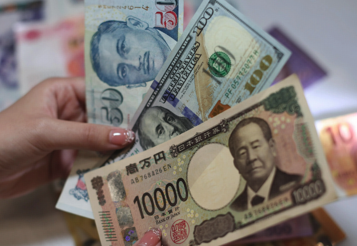 美国布鲁金斯学会研究员罗宾·布鲁克斯称「日元已跌破土耳其里拉，沦为全球最弱货币」，这一观点站得住吗？