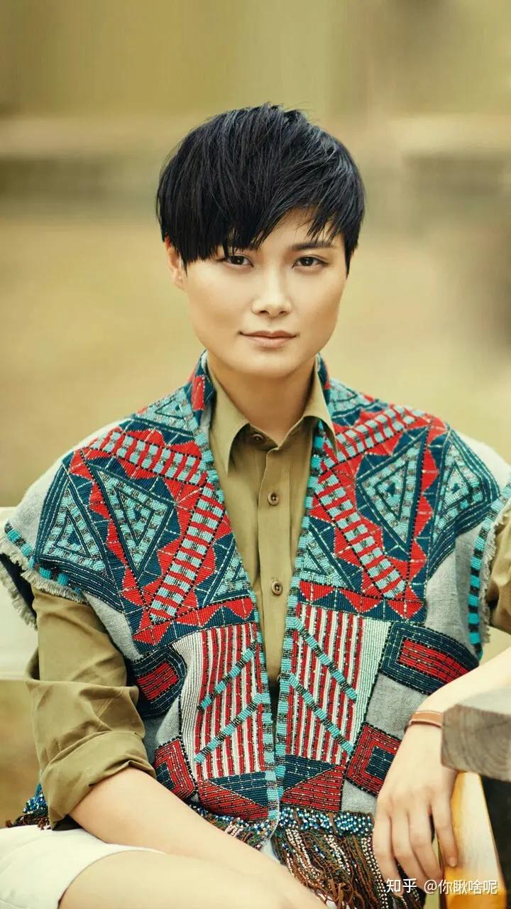 李宇春出道以来争议不断如今患不死癌症38岁仍单身未婚