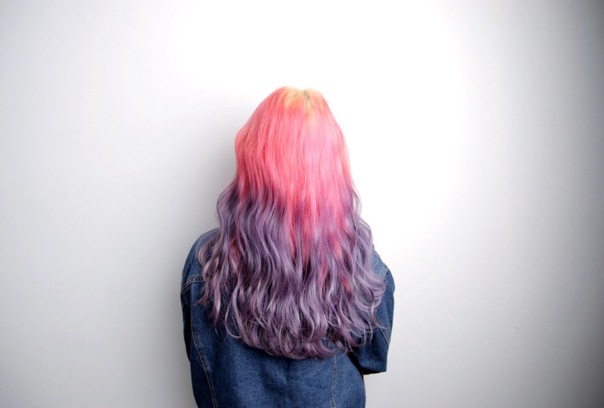 留粉红色头发是一种什么体验