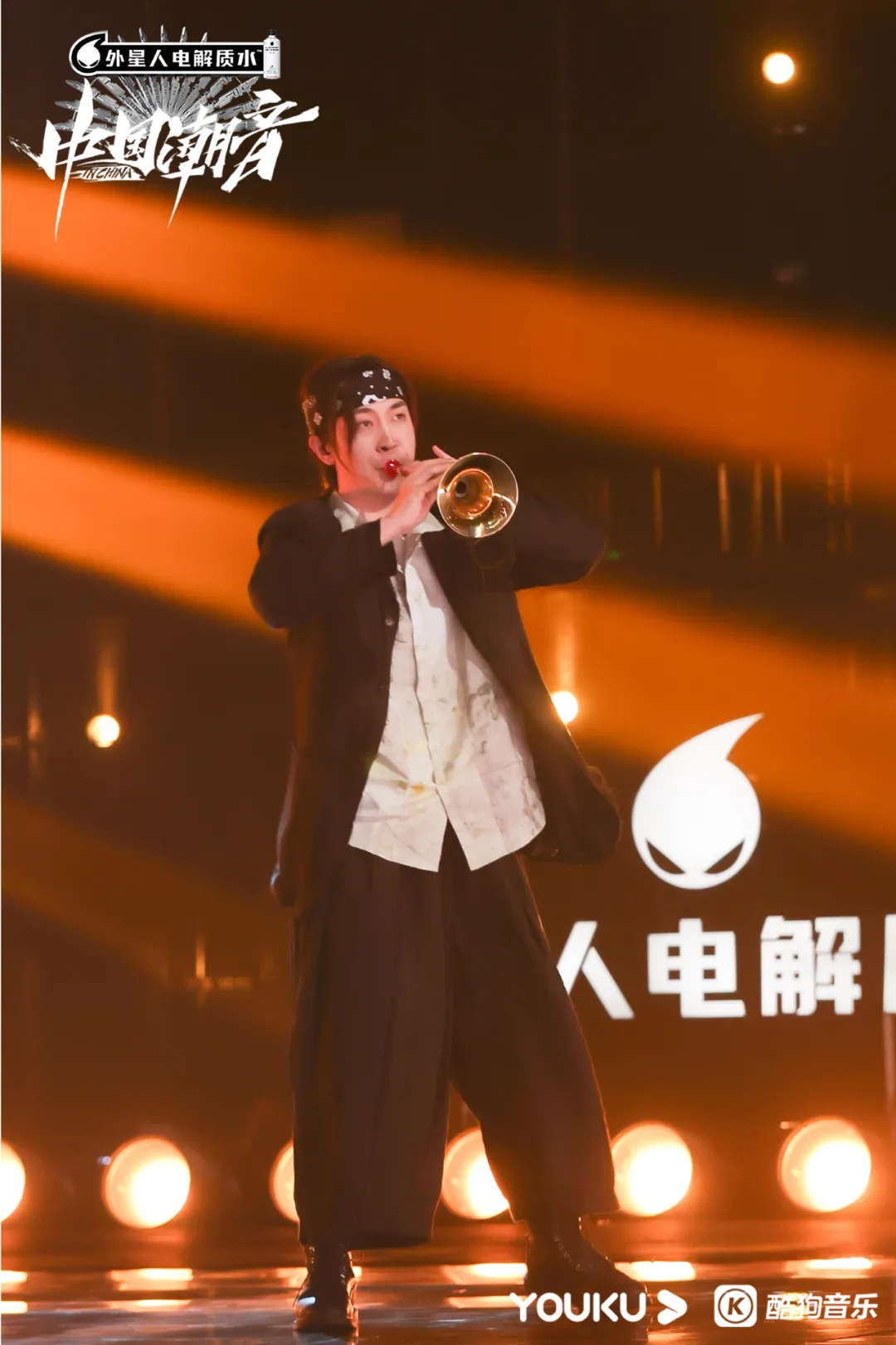 把"此生不悔入华夏"打在公屏上