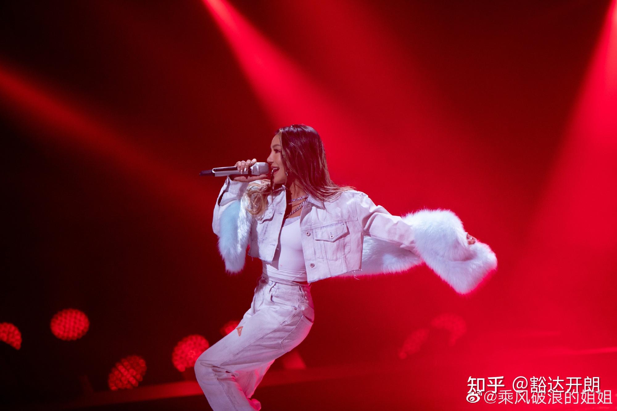 如何评价综艺乘风破浪的姐姐第二季第一期