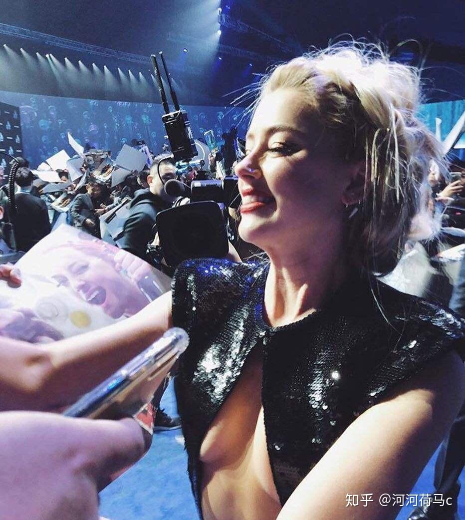 amberheard是个怎样的女人