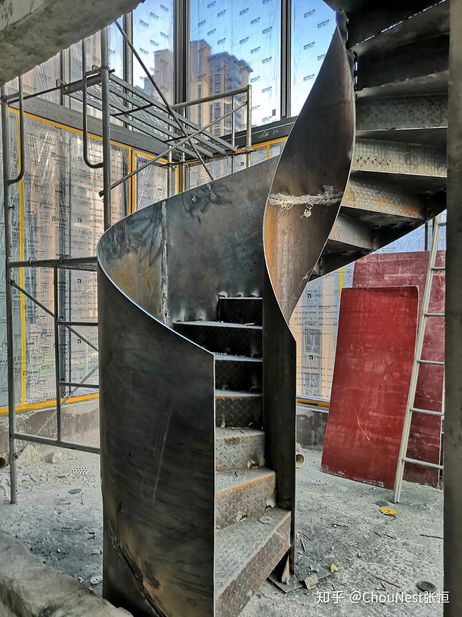 圆弧楼梯钢木楼梯专业钢结构