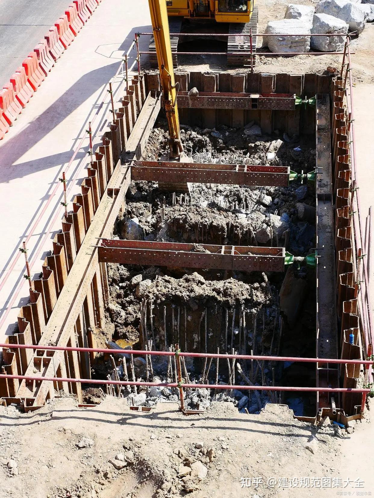 润城第四大道（J2013-003-A3-6）基坑支护项目工程动态图片信息 - 项目动态 - 昆明军龙岩土工程有限公司