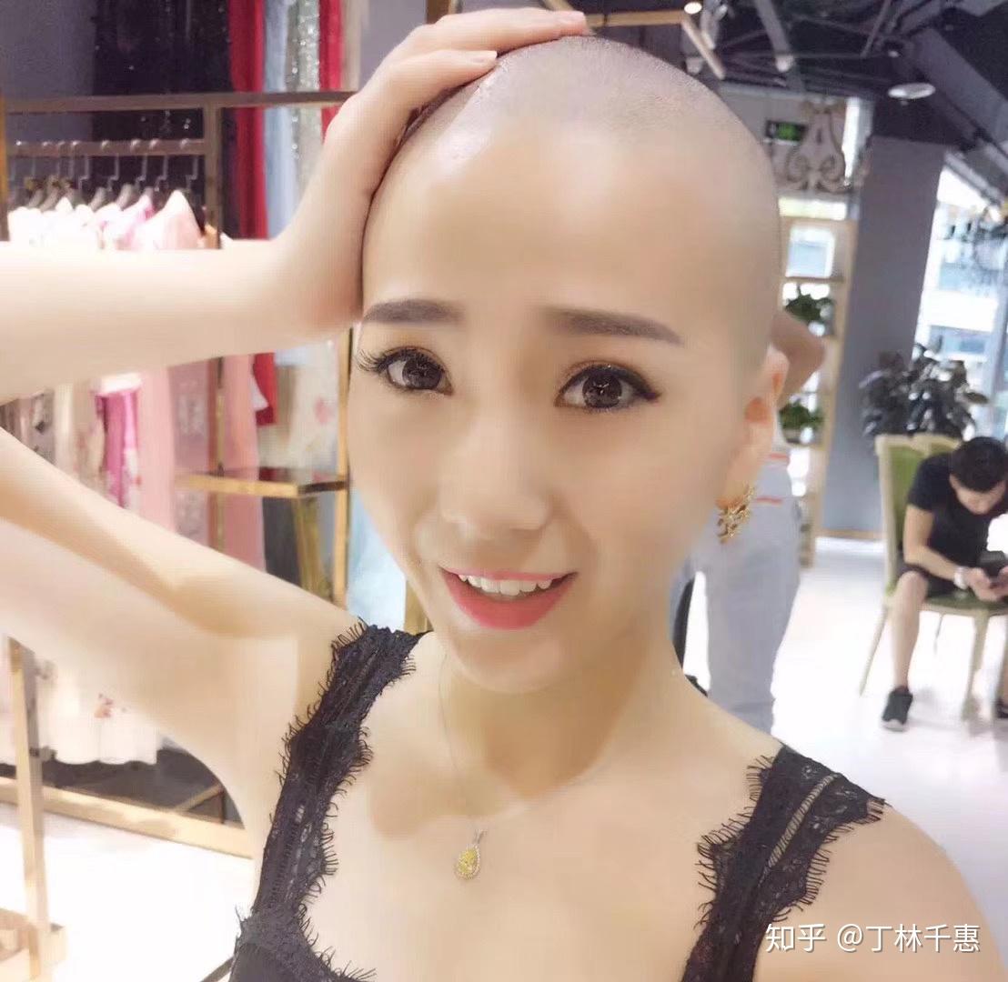 剃光头的照片姐姐历时五年时间已长发及腰大家可移步vb去搜索看小姐姐