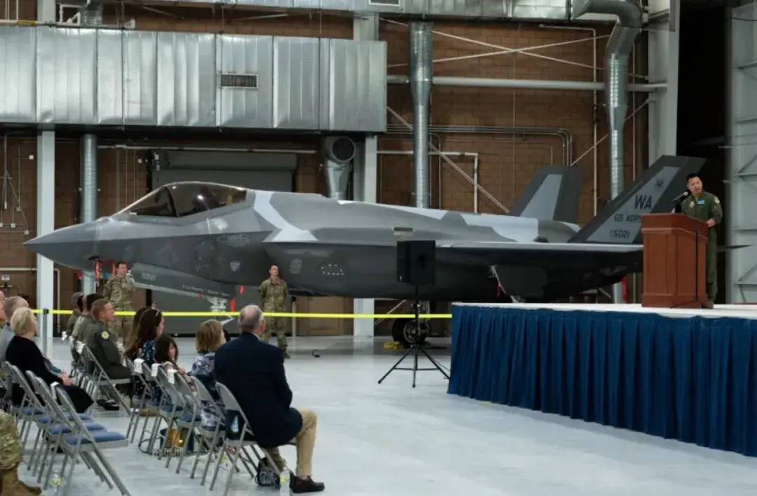 美国也有"红星部队",挂着"八一"标志,这是打到美国本土了?